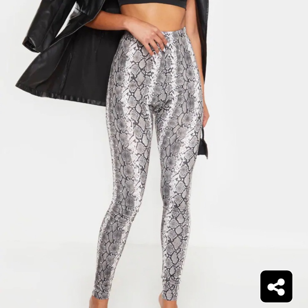 Pretty Little Thing High Rise Legging